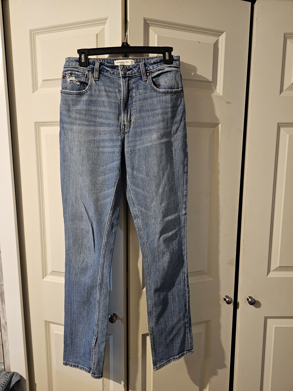 Abercrombie & FITCH Classic Light Blue Straight-Leg Jeans for Women